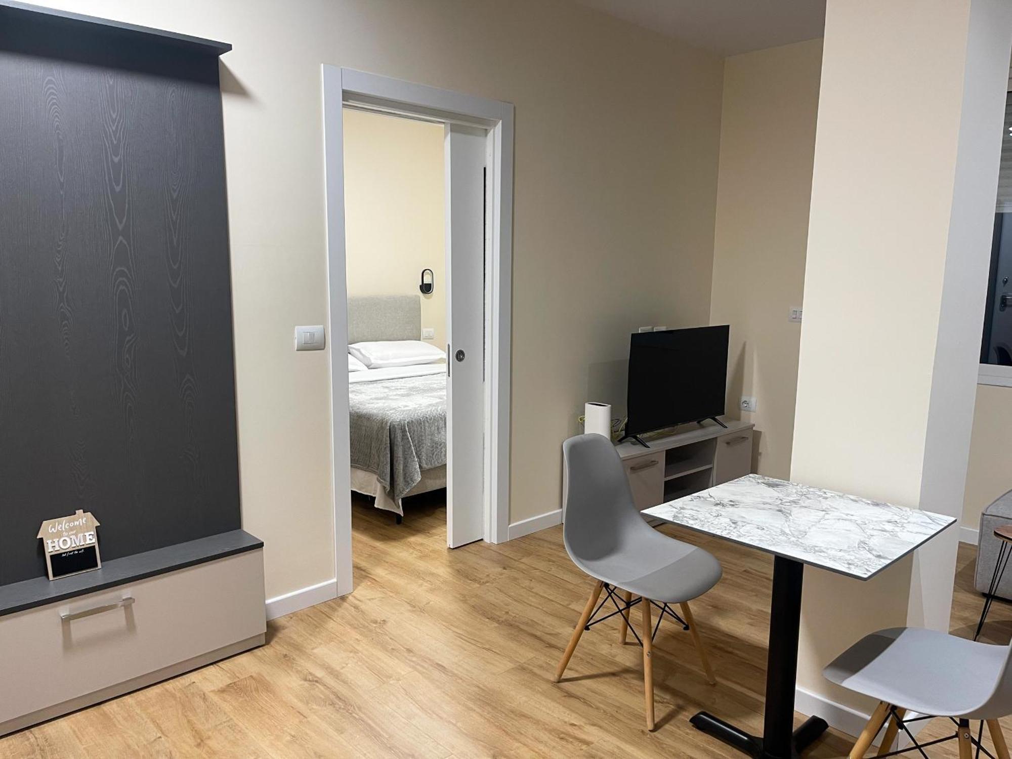 Wanderlust Bazaar Apartment Tiranë Ngoại thất bức ảnh