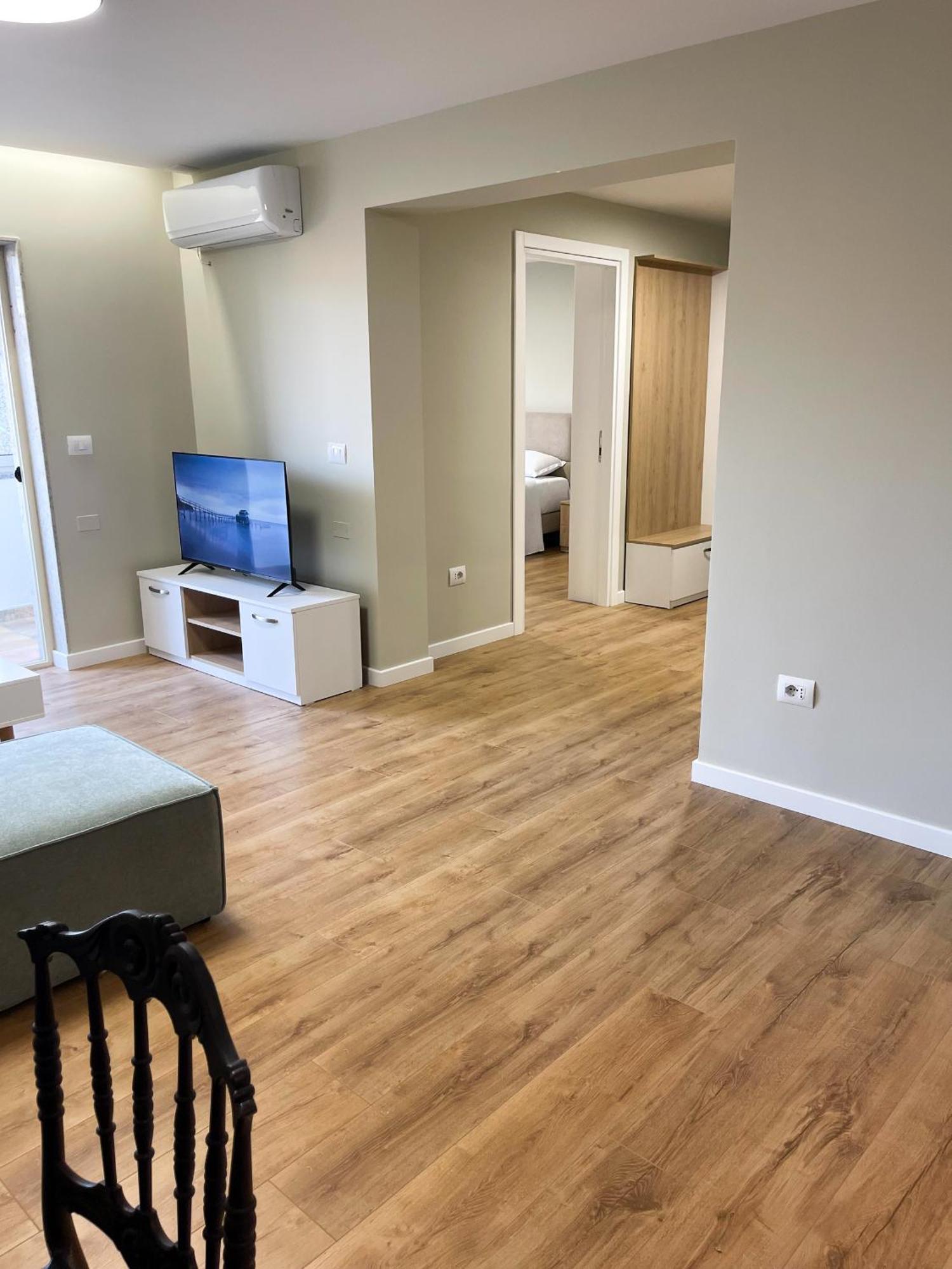 Wanderlust Bazaar Apartment Tiranë Ngoại thất bức ảnh