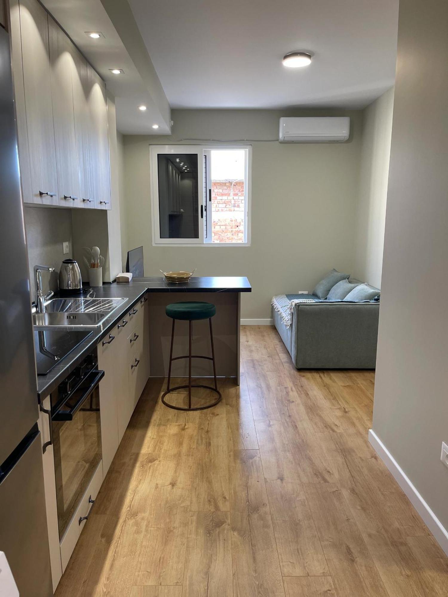 Wanderlust Bazaar Apartment Tiranë Ngoại thất bức ảnh